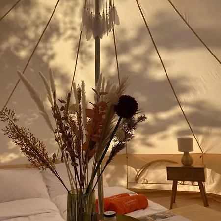 Jaskolkowo Glamping