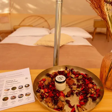 Lüks kamp alanı Jaskolkowo Glamping Objazda